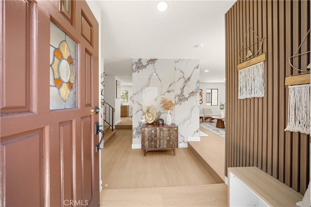 1290 Elm D