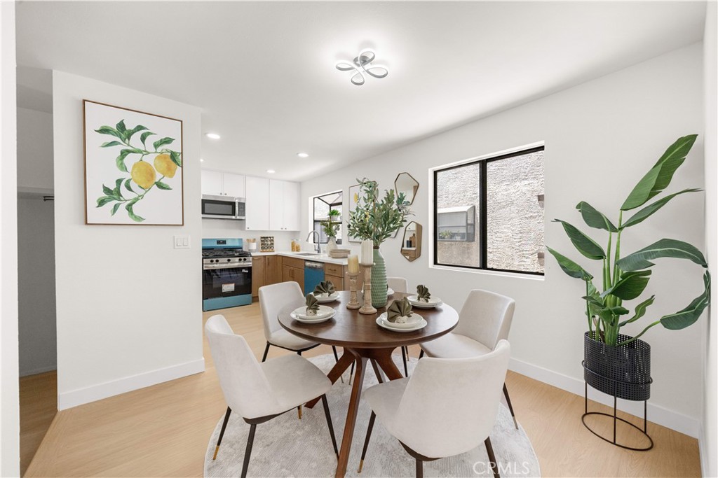 1290 Elm D