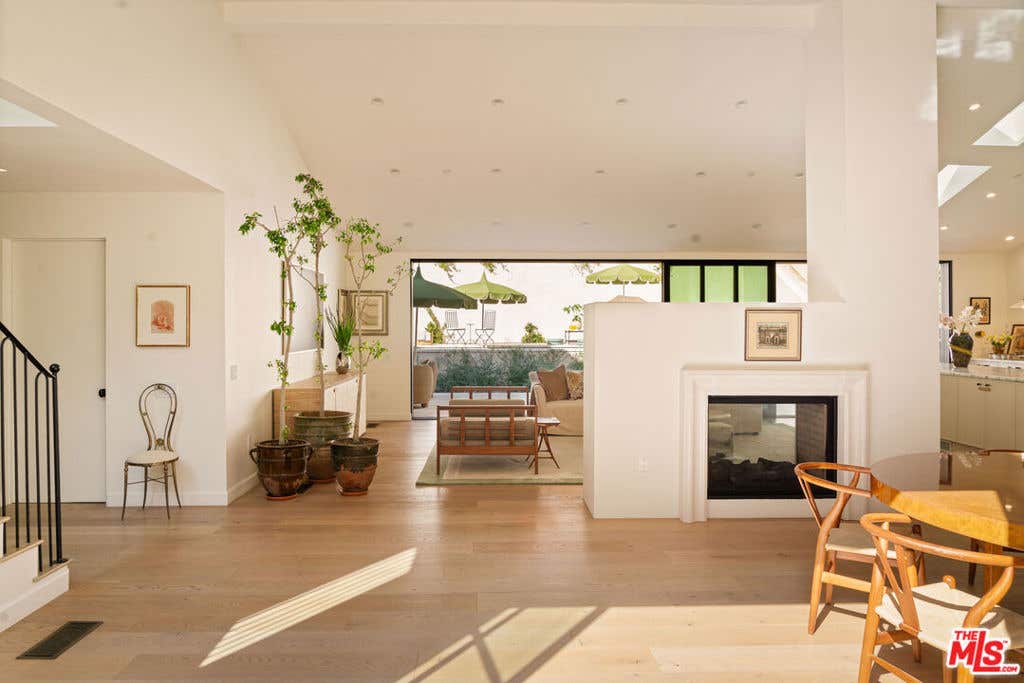 Photo of 3640 Mandeville Canyon Road, Los Angeles, CA 90049 (MLS # 26842421)