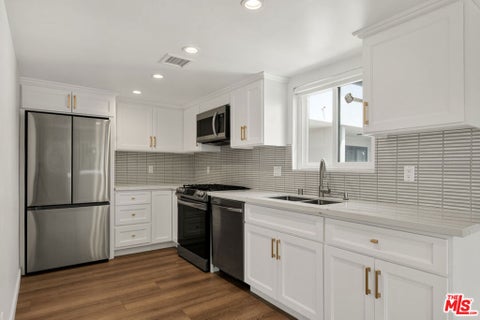 Photo of 1470 Rexford Drive #207, Los Angeles, CA 90035 (MLS # 26102766)