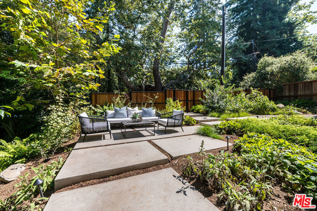689 Brooktree Road