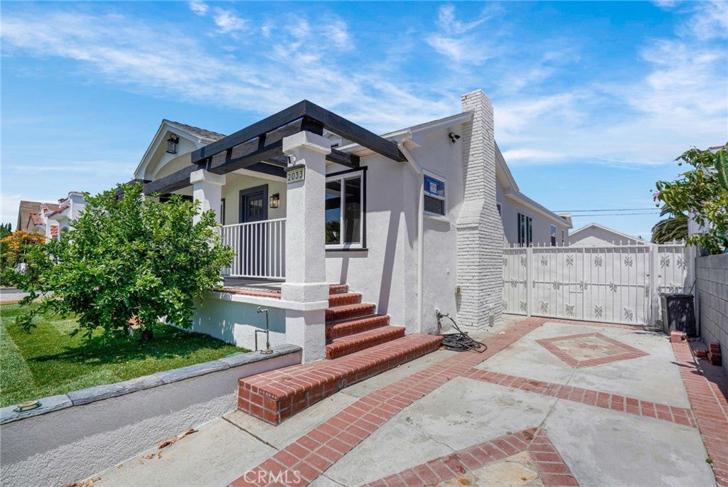 2033 W 76th Street