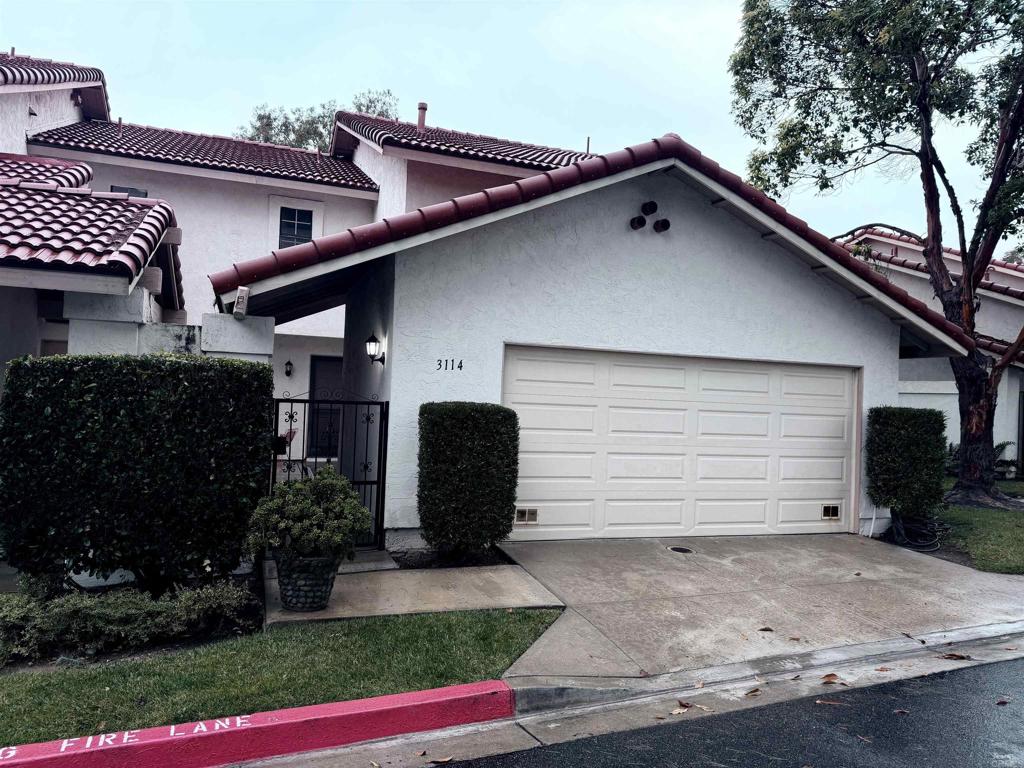 3114 Avenida Christina