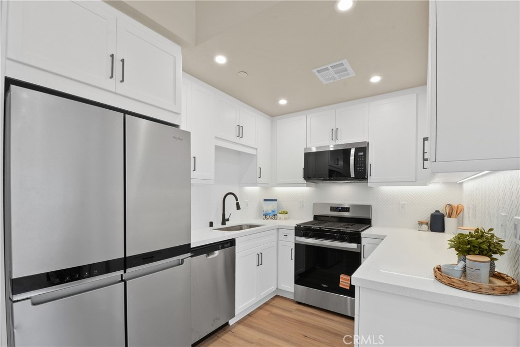 18090 Prairie Avenue 101
