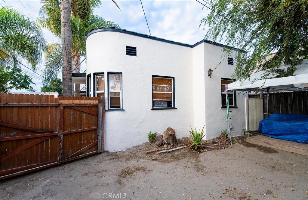 8995 Victoria Avenue