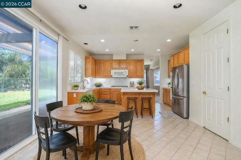 Tiny photo for 333 San Marino Lane LN, Brentwood, CA 94513 (MLS # 41137349)