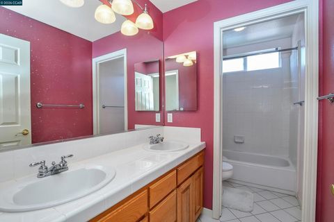 Tiny photo for 333 San Marino Lane LN, Brentwood, CA 94513 (MLS # 41137349)