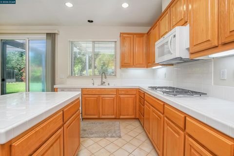 Tiny photo for 333 San Marino Lane LN, Brentwood, CA 94513 (MLS # 41137349)