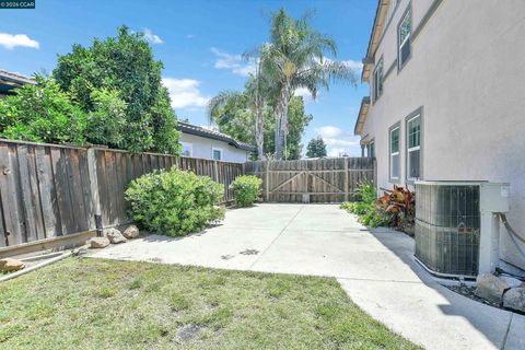Tiny photo for 333 San Marino Lane LN, Brentwood, CA 94513 (MLS # 41137349)