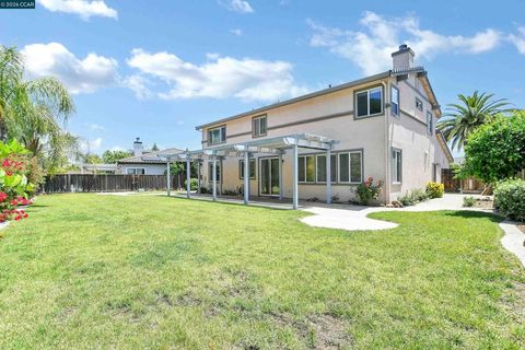 Tiny photo for 333 San Marino Lane LN, Brentwood, CA 94513 (MLS # 41137349)