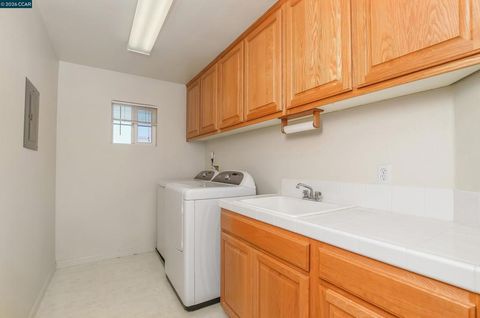 Tiny photo for 333 San Marino Lane LN, Brentwood, CA 94513 (MLS # 41137349)