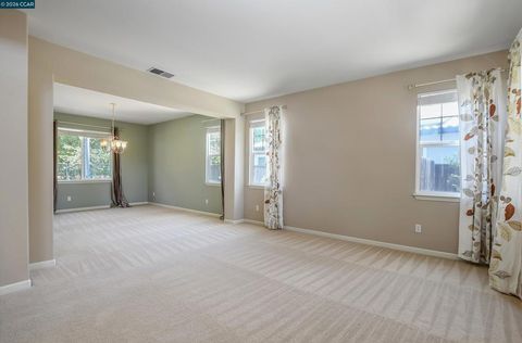 Tiny photo for 333 San Marino Lane LN, Brentwood, CA 94513 (MLS # 41137349)