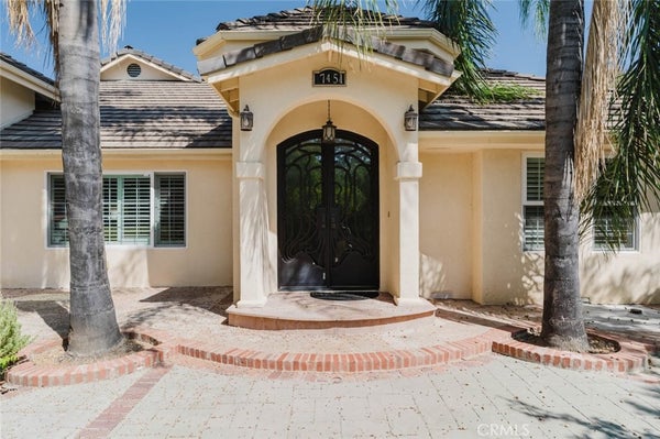 17451 OSBORNE ST, SHERWOOD FOREST, CA 91325 - Image ef3b3fc7b1a82954f22cd495c43cdd67/1103358026