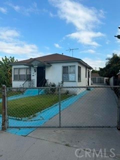 Photo of 3598 Beechwood Avenue #A B C., Lynwood, CA 90262 (MLS # DW26103982)