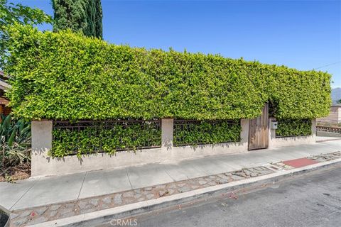 10447 Helendale Avenue Tujunga CA 91042
