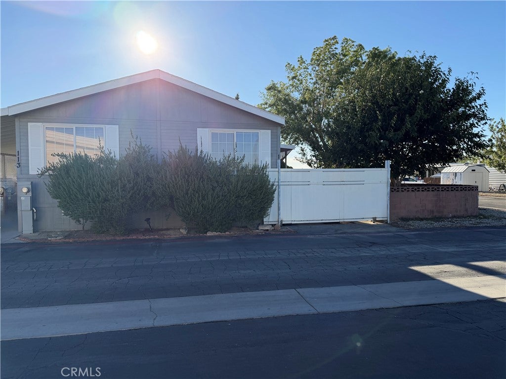 3753 E Avenue I