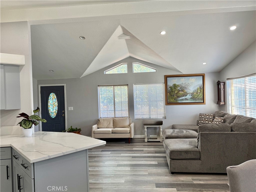 3753 E Avenue I