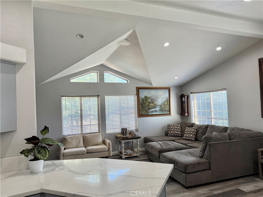 3753 E Avenue I