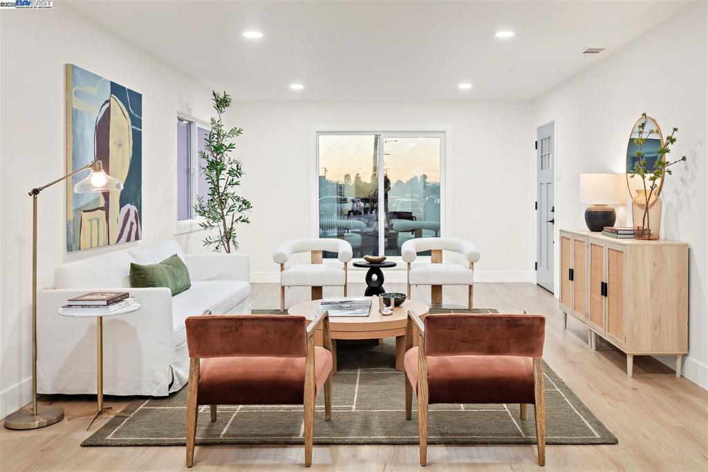 WASHINGTON MANOR - Residential