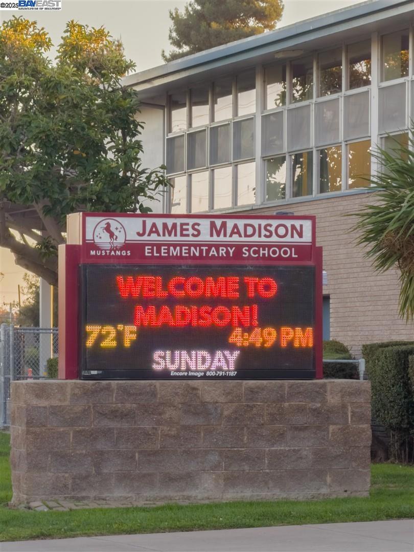 WASHINGTON MANOR - Residential