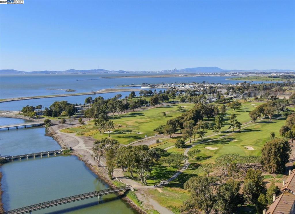 WASHINGTON MANOR - Residential