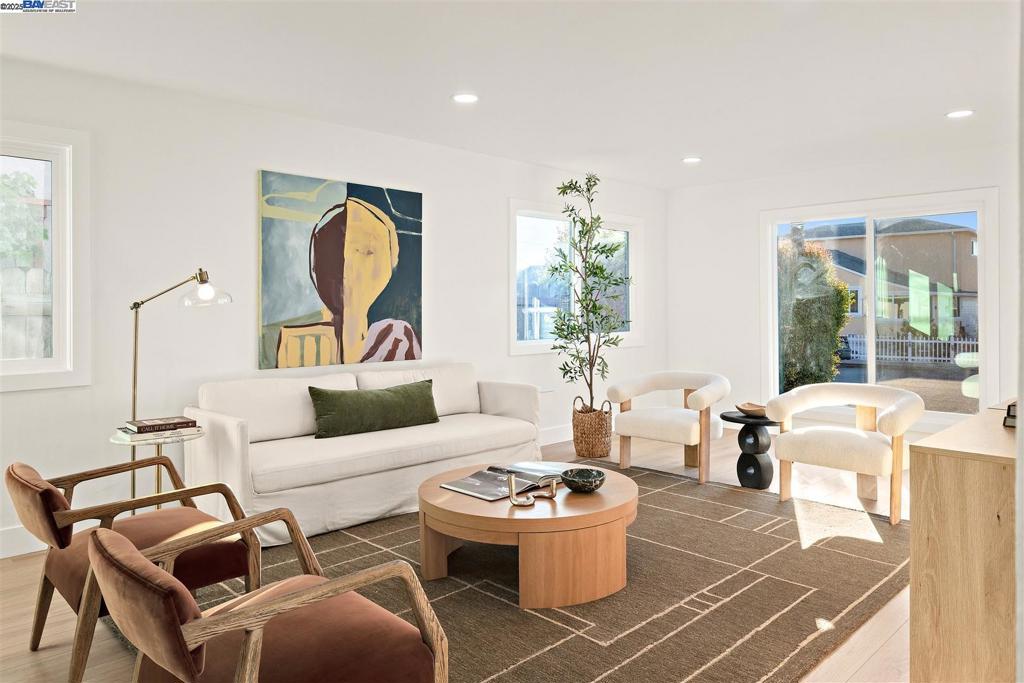 WASHINGTON MANOR - Residential