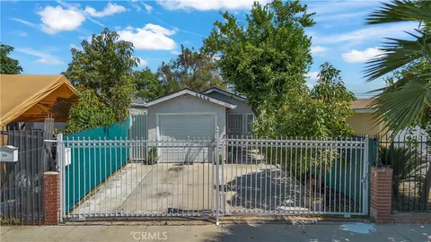 2115 E 114th Street, Los Angeles, CA 90059 - MLS#: DW25173857