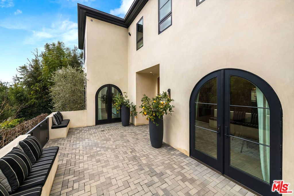 Photo of 9577 Lime Orchard Road, Beverly Hills, CA 90210 (MLS # 25604361)