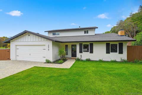 Photo of 2610 Chestnut Ave Ave, Carlsbad, CA 92010 (MLS # 260016277SD)