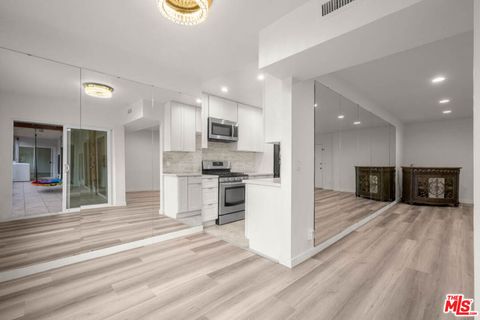 Photo of 423 S Rexford Drive #202, Beverly Hills, CA 90212 (MLS # 26638763)