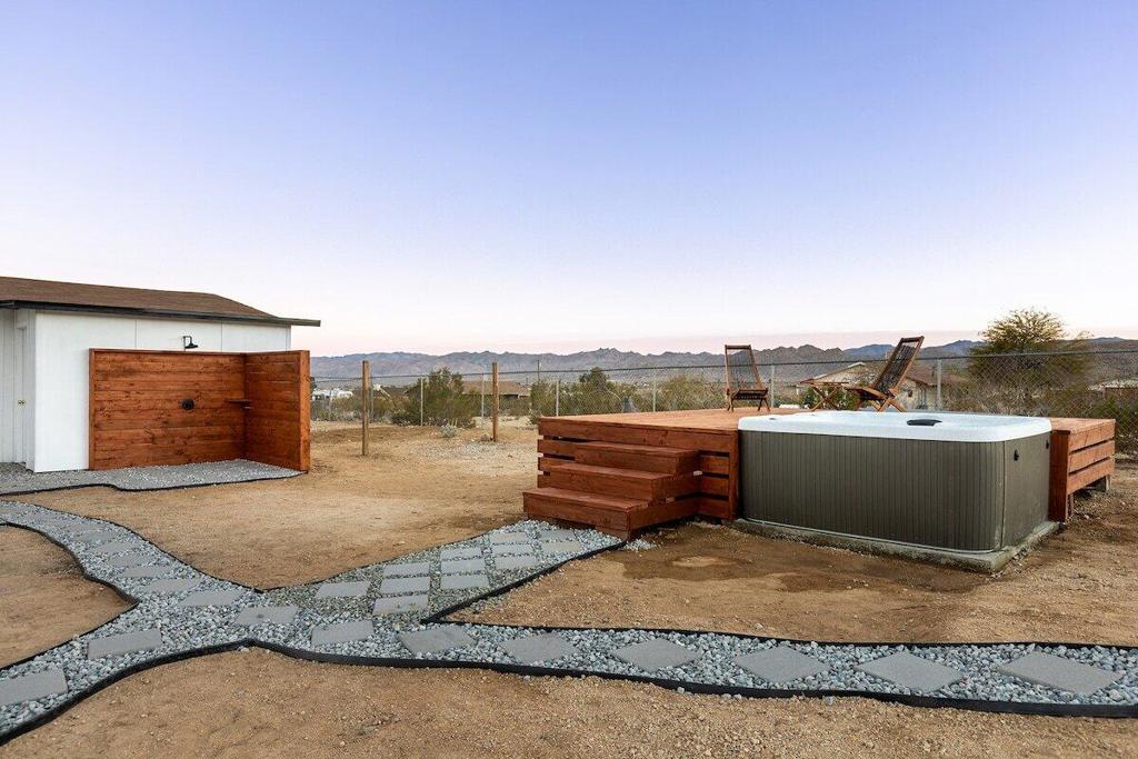 4790 Avenida La Candela