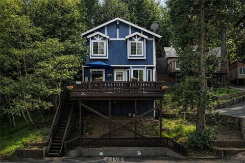 Photo of 23559 Lake Dr, Crestline, CA 92325 (MLS # OC26075351)