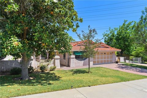 Photo of 3330 Highcliff RD, Riverside, CA 92506 (MLS # IV26101153)