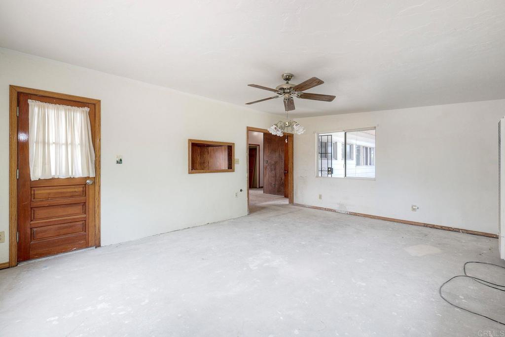 1085 Las Bancas Court