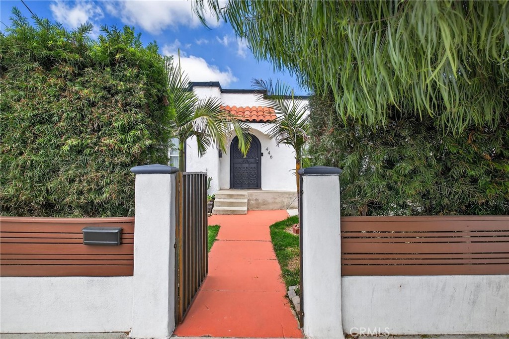 446 W 22nd Street