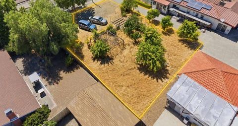 Photo of San Jose, CA 95133 (MLS # ML82055556)