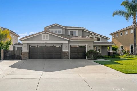 Photo of 13504 Mesa Crest Dr, Yucaipa, CA 92399 (MLS # IG26092398)