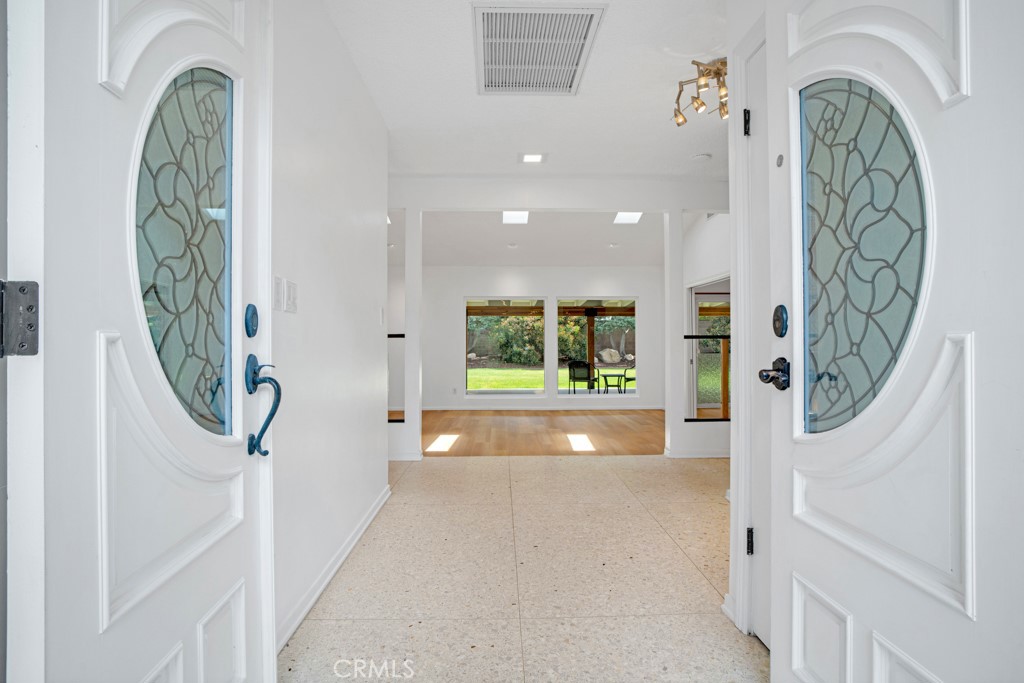 Properties 3 10208 Oak Park Avenue