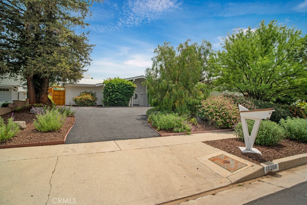 Properties 1 10208 Oak Park Avenue