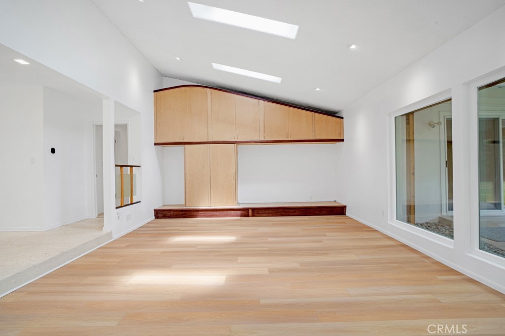 Properties 4 10208 Oak Park Avenue