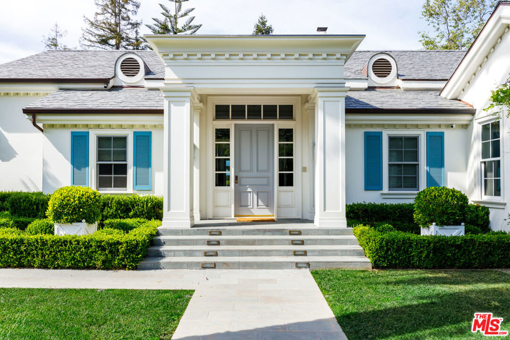 2110 Mandeville Canyon Road