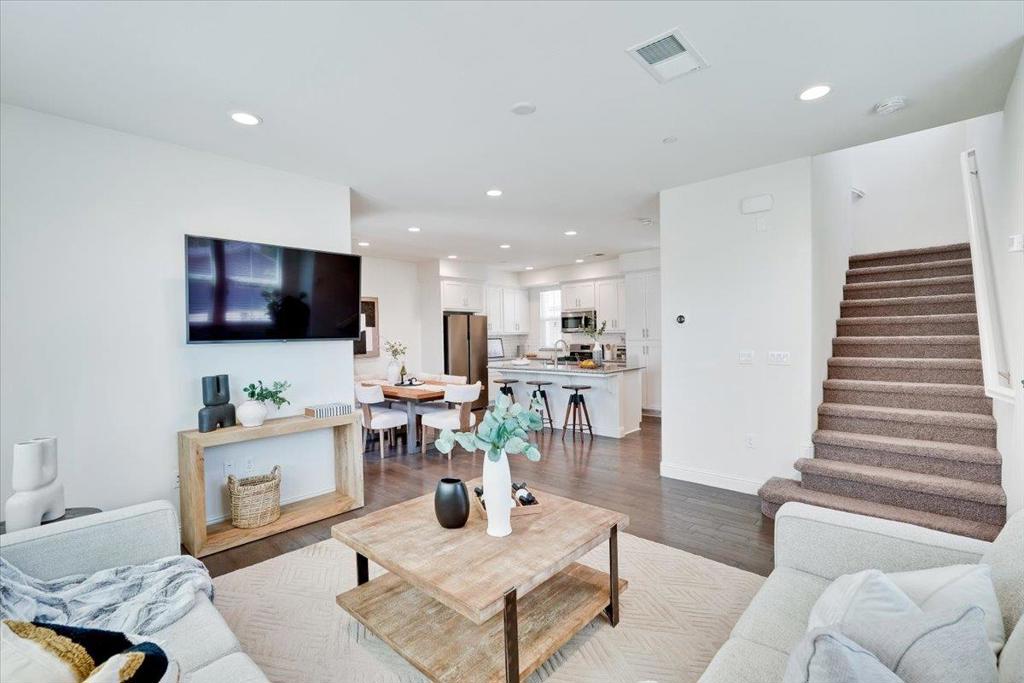 4563 Huntington Lane