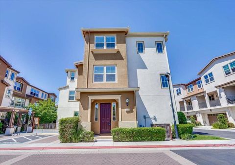 Photo of 4563 Huntington Lane, San Jose, CA 95136 (MLS # ML82047366)