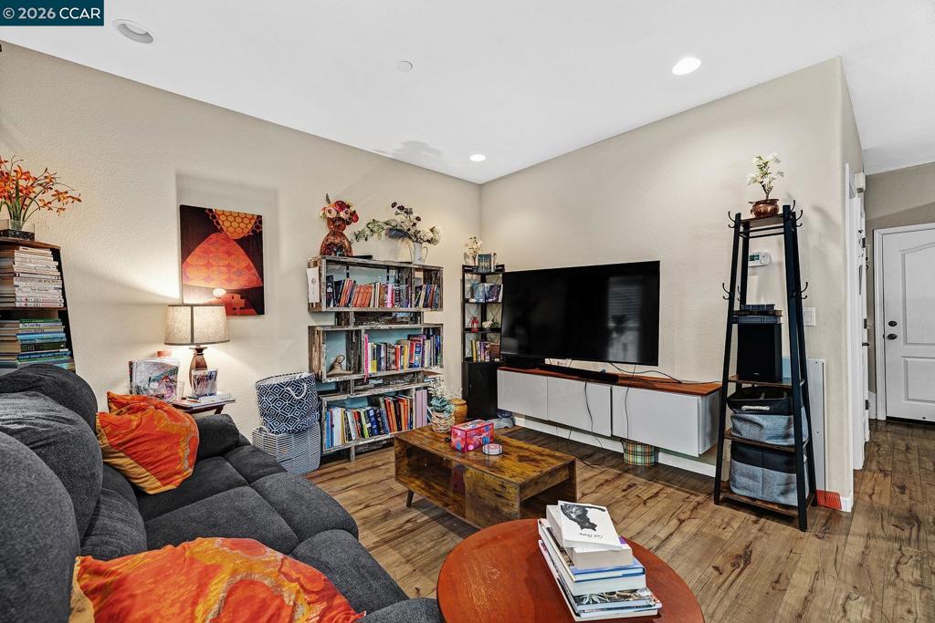 108 Arcangel Way