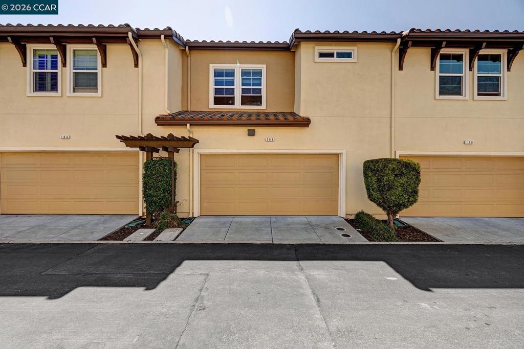 108 Arcangel Way