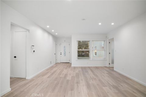 Photo of 7118 Sunnybrae Ave, Winnetka, CA 91306 (MLS # SR26079766)