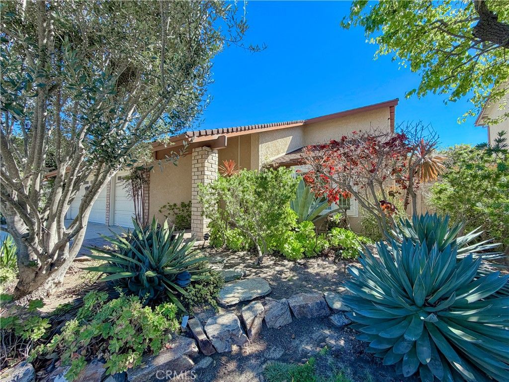 Photo of 3324 Big Cloud Cir, Thousand Oaks, CA 91360 (MLS # SR26042729)