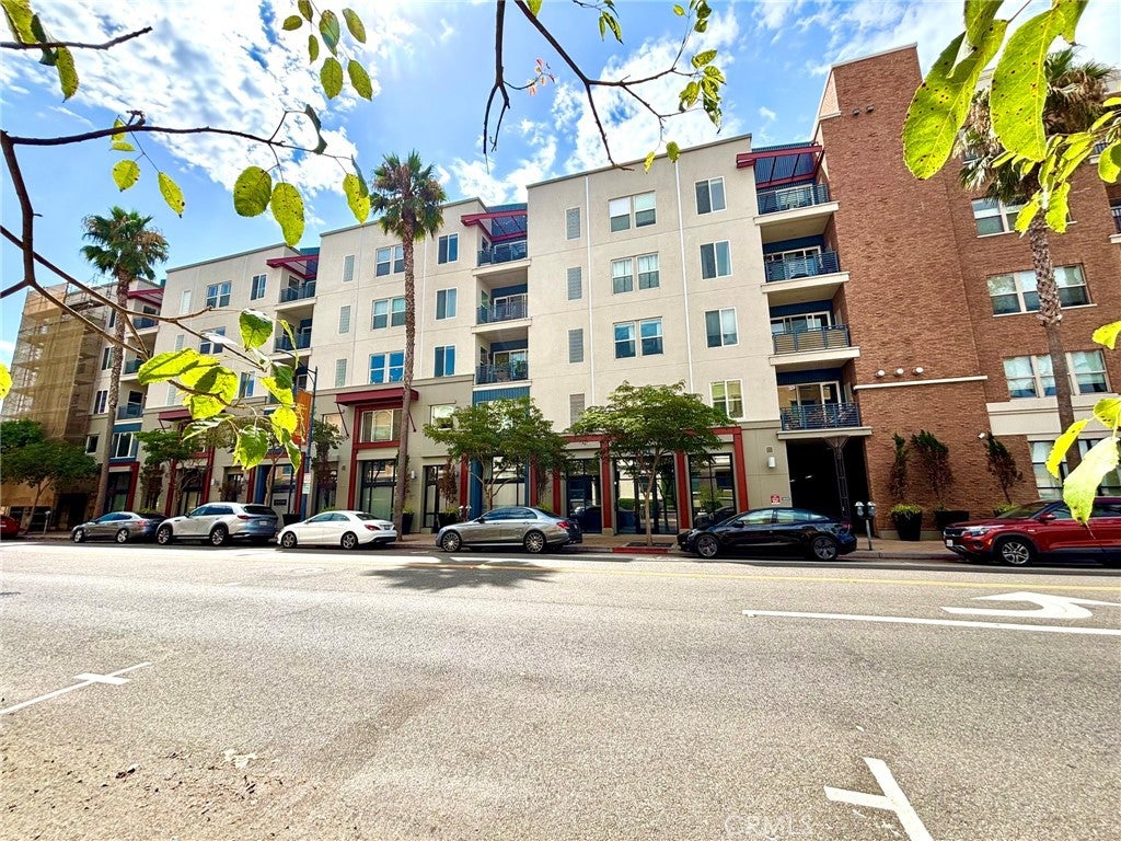 300 E 4th Street 422