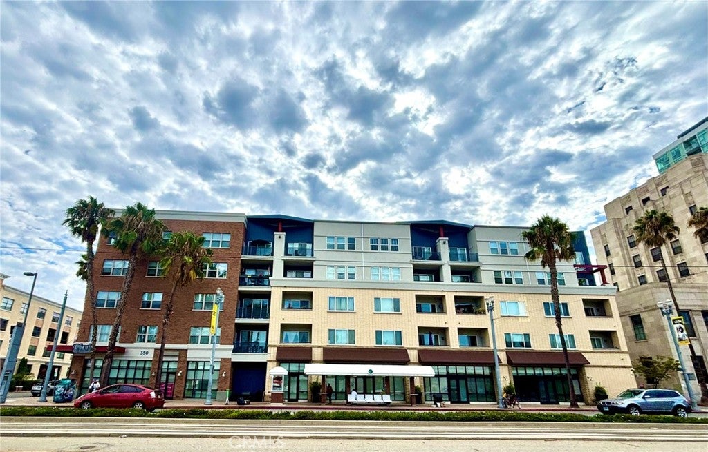 300 E 4th Street
