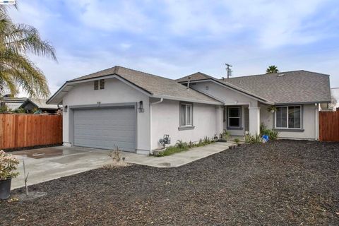 Photo of 1740 1740 DENVER ST St, Modesto, CA 95358 (MLS # 41124190)